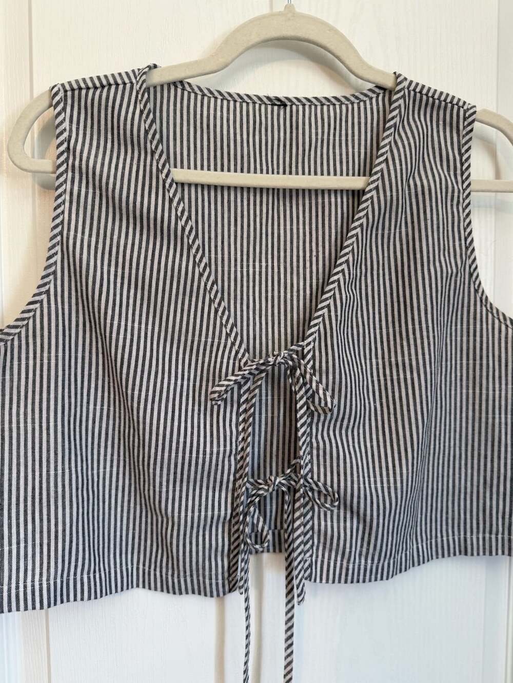 Striped Tie Front Crop Top Vest Blue White